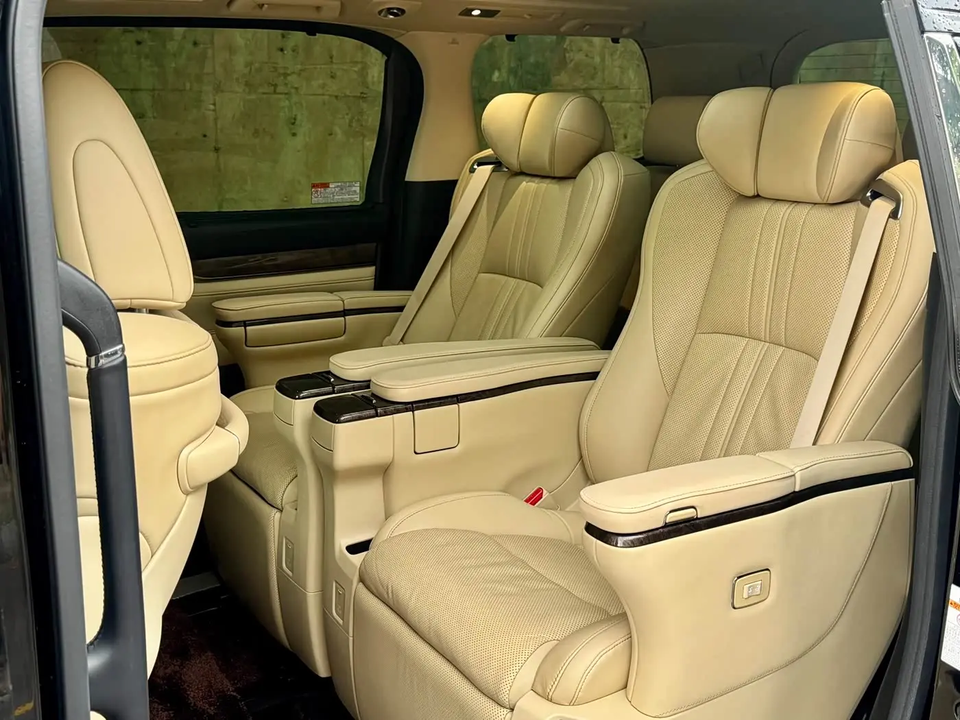 Toyota Alphard 2020 — Şəkil 7/13