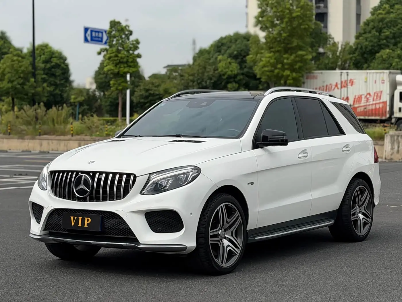 Mercedes-Benz GLE AMG 2018 — Photo 1/10