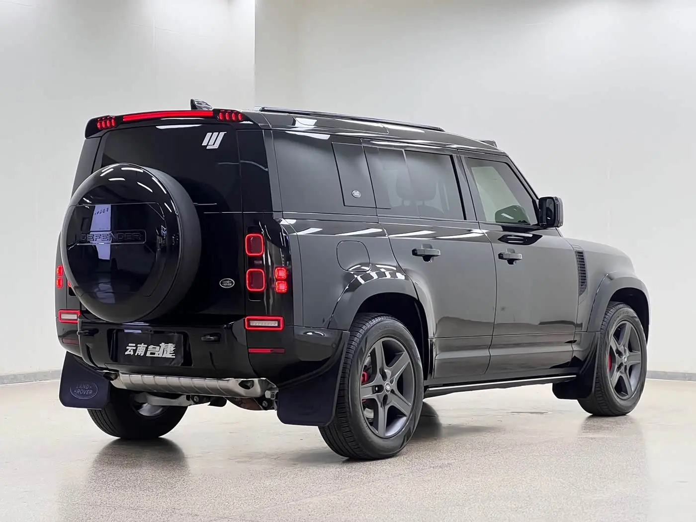 Land Rover Defender 2024 — Photo 7/20
