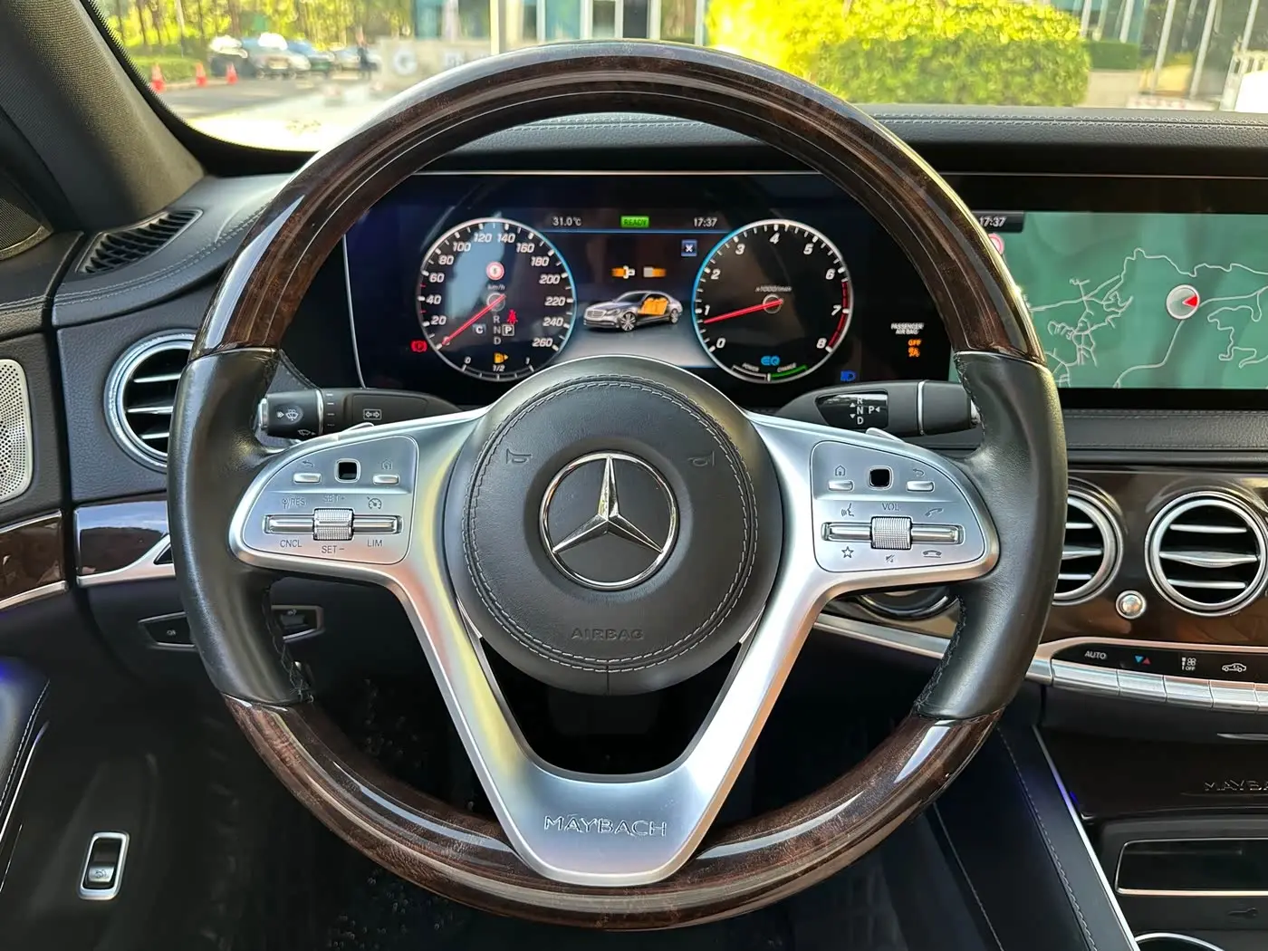 Mercedes-Benz Maybach S-Class 2020 — Photo 10/16