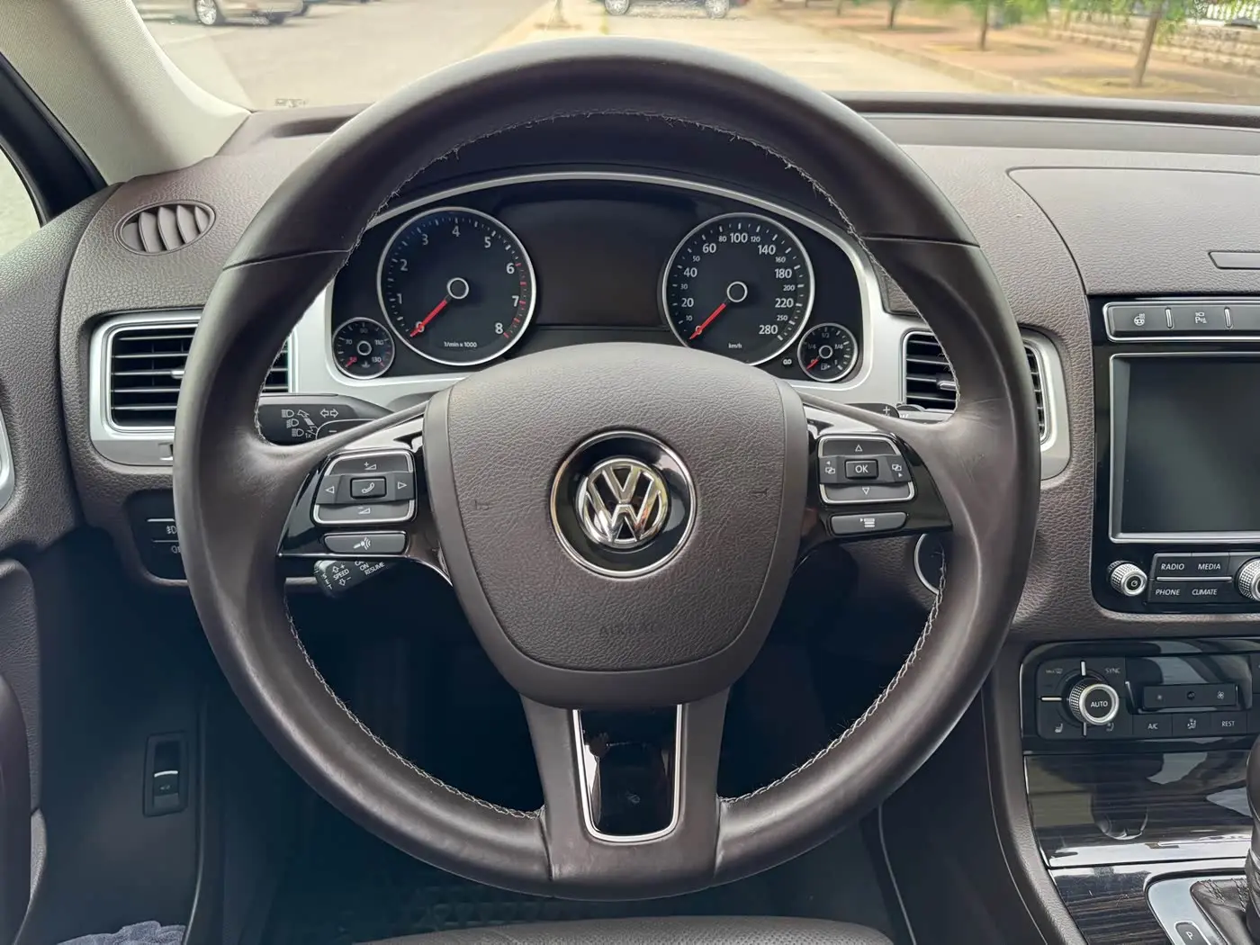 Volkswagen Touareg 2016 — Photo 17/20