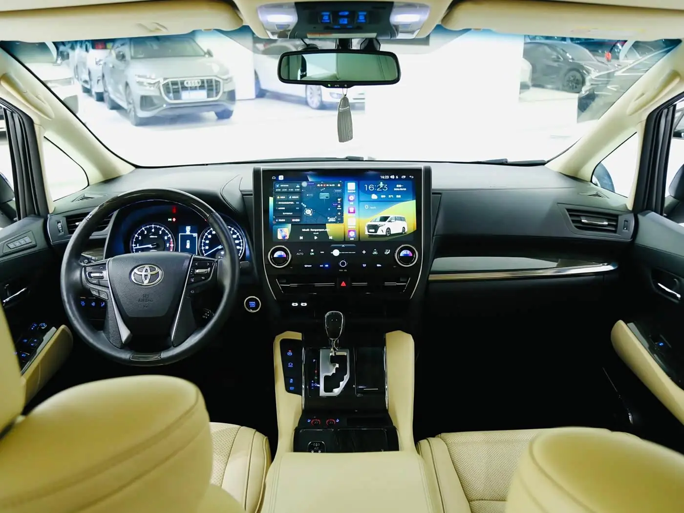 Toyota Alphard 2017 — Şəkil 11/19