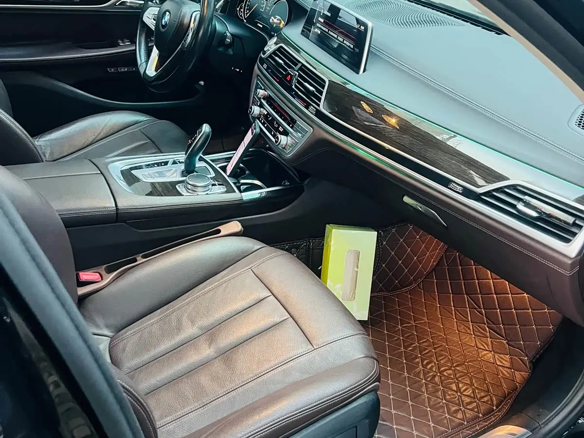 BMW 7 Series 2017 — Photo 6/9