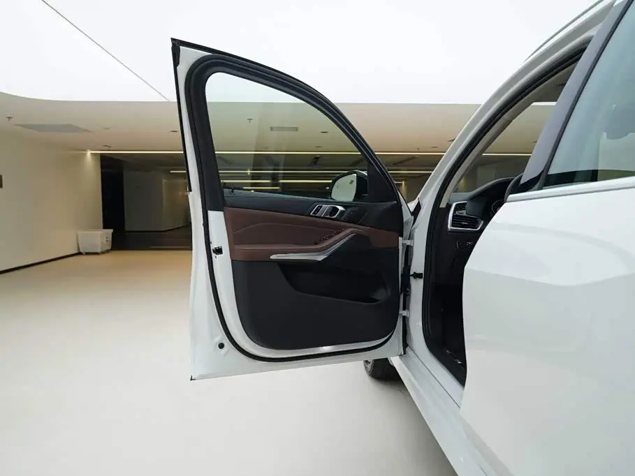 BMW X5 2020 — Photo 17/20