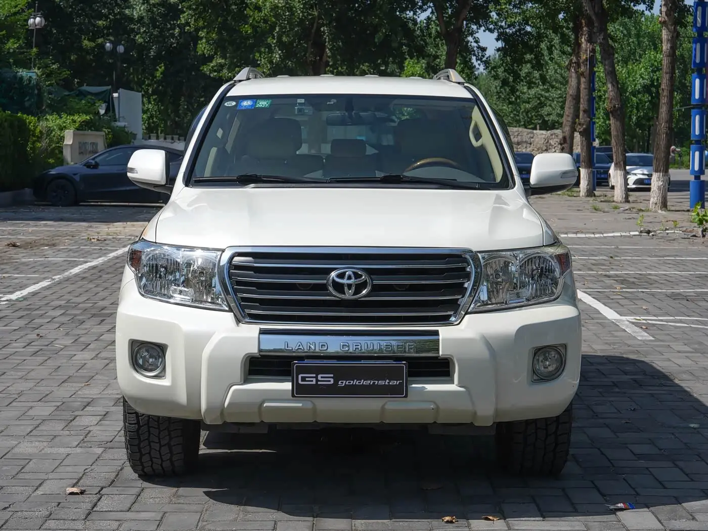 Toyota Land Cruiser 2016 — Photo 2/16