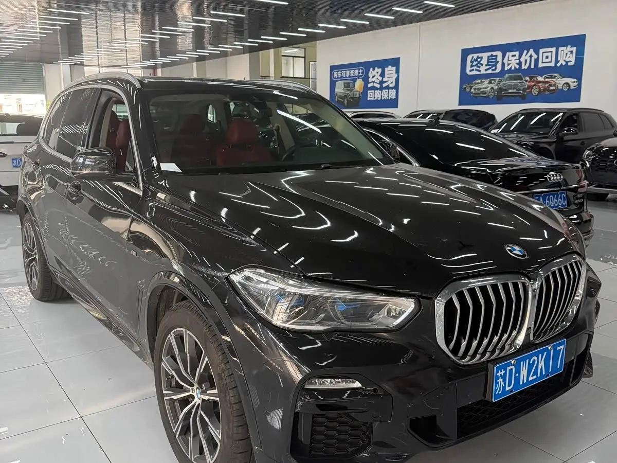 BMW X5 2019 — Фото 1/9