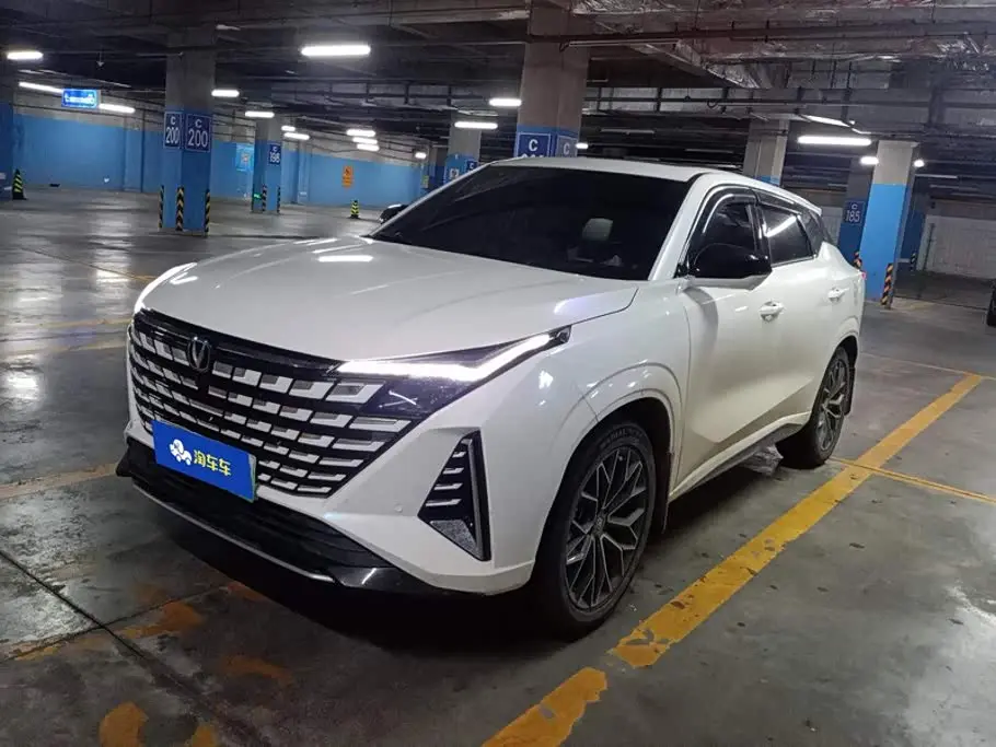 Changan UNI-Z New Energy 2025 — Photo 1/16