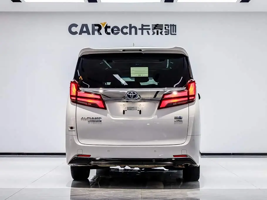 Toyota Alphard 2021 — Photo 5/20
