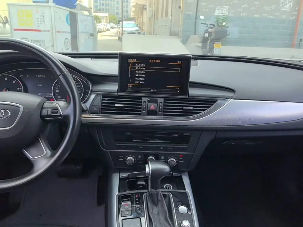 Audi A6L 2015 — Фото 13/20