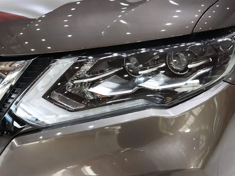 Nissan X-Trail 2021 — Photo 19/20