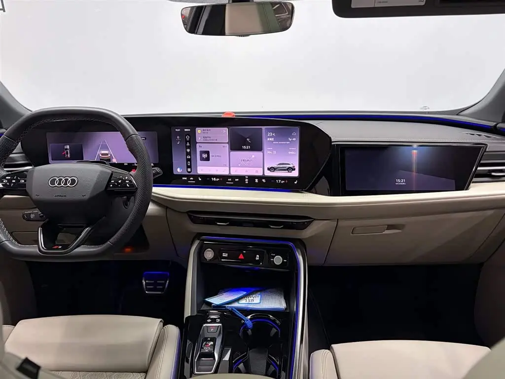 Audi Q5L 2025 — Фото 6/19