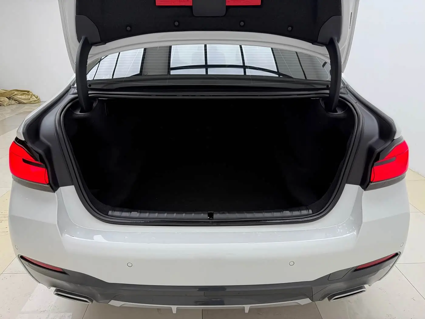 BMW 5 Series 2021 — Photo 16/19