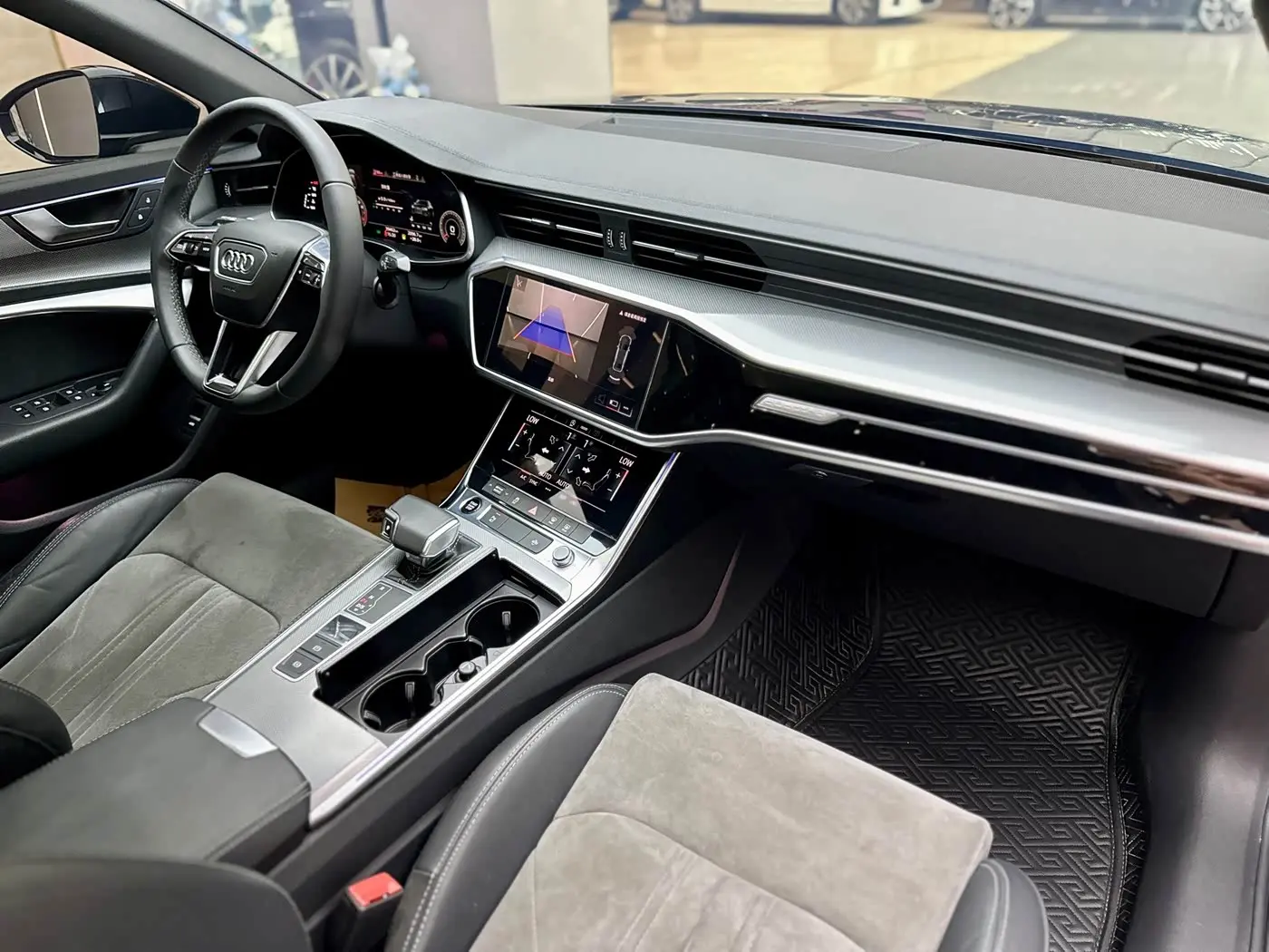 Audi A6L 2022 — Фото 4/10
