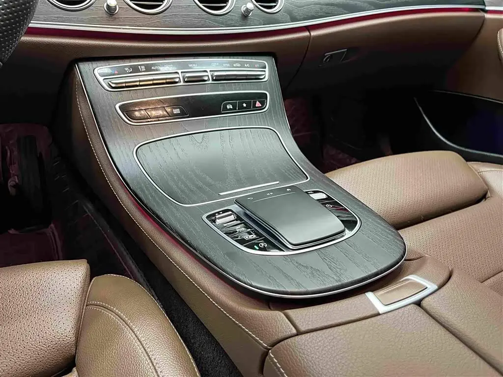 Mercedes-Benz E-Class 2023 — Фото 9/19