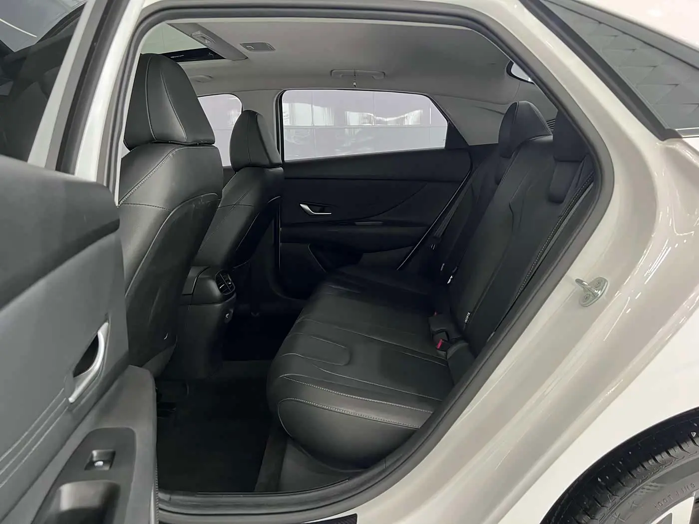 Hyundai Elantra 2023 — Photo 14/20