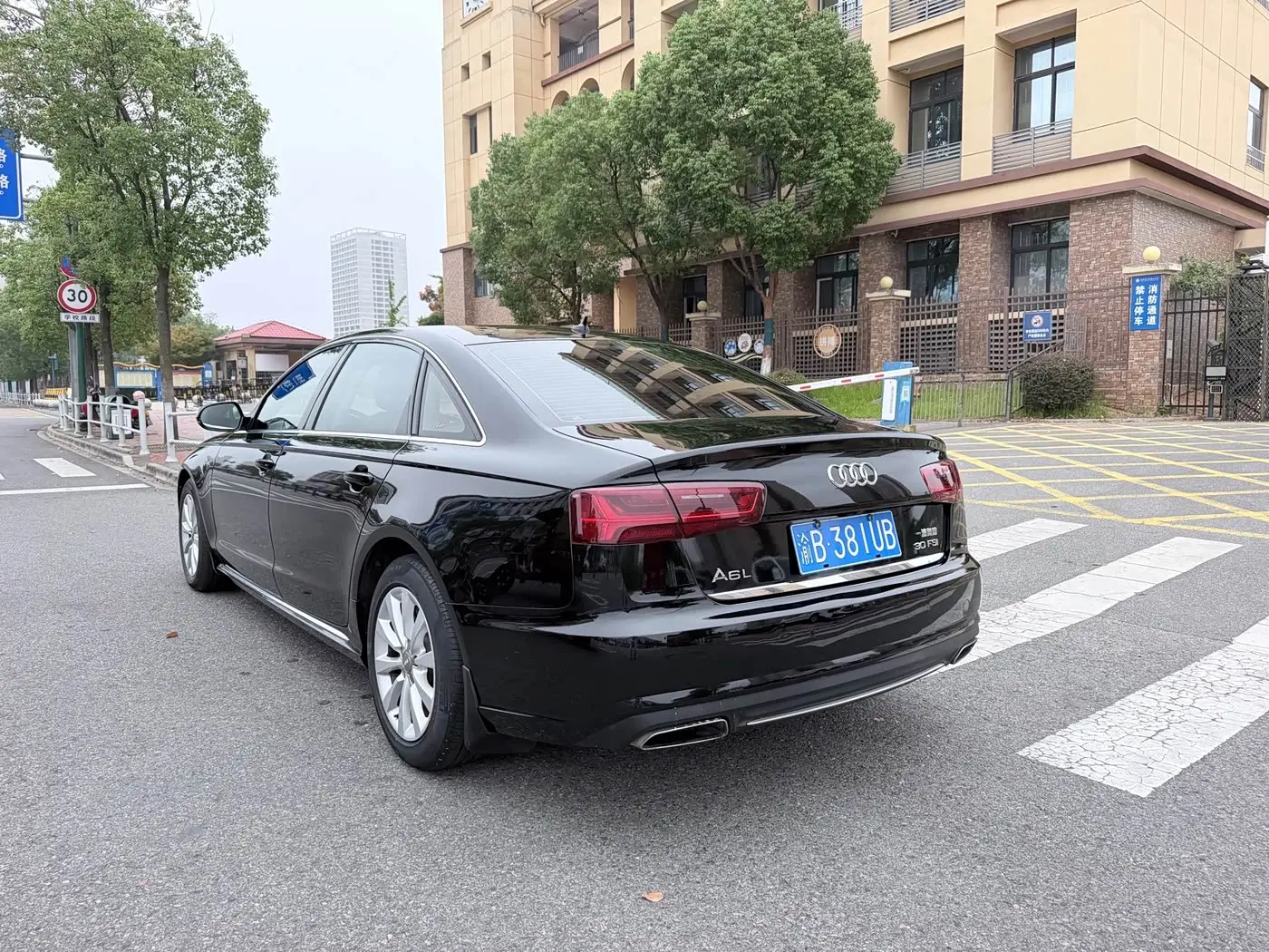 Audi A6L 2016 — Şəkil 5/9