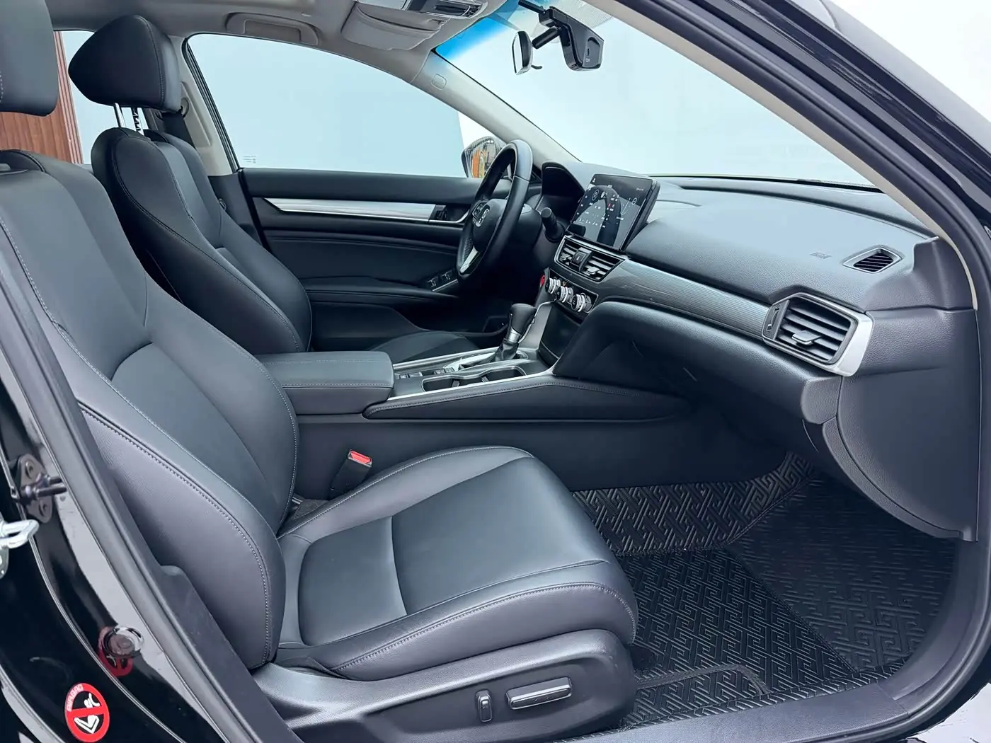 Honda Accord 2022 — Фото 17/20