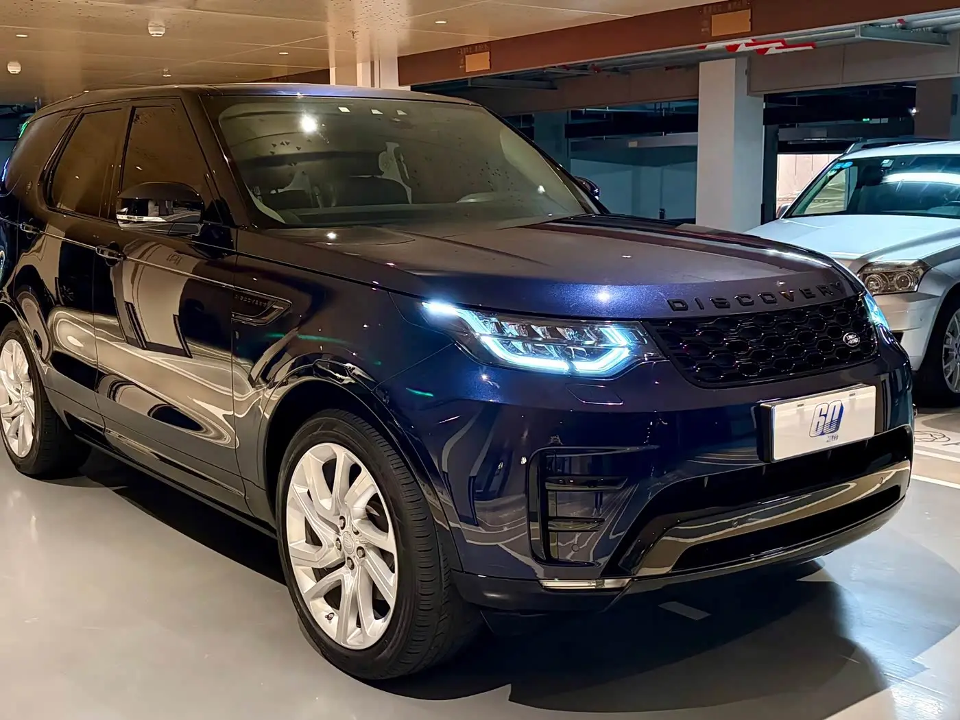 Land Rover Discovery 2018 — Photo 5/20