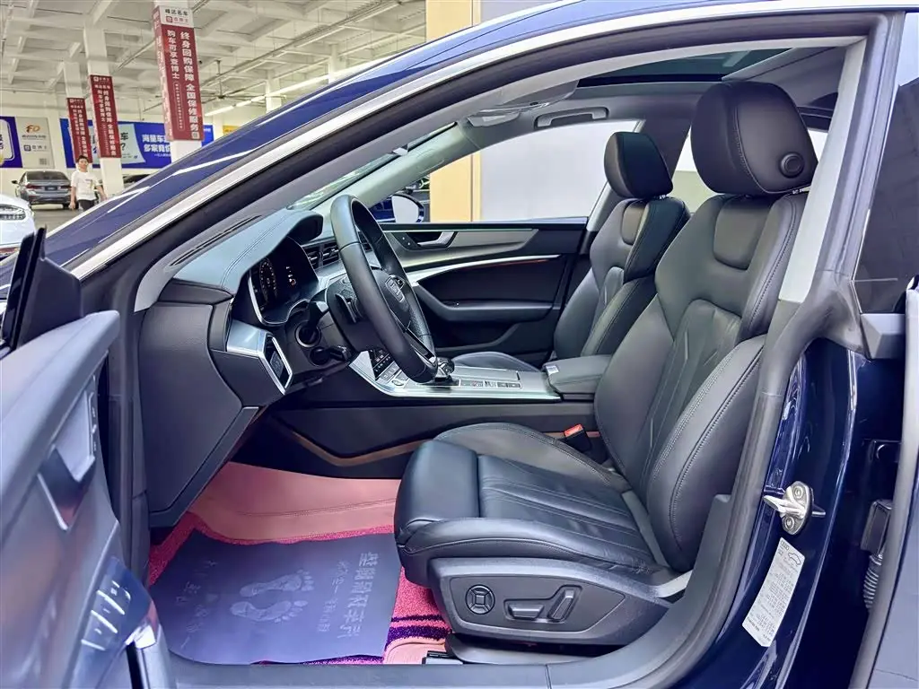 Audi A7 2021 — Photo 8/17