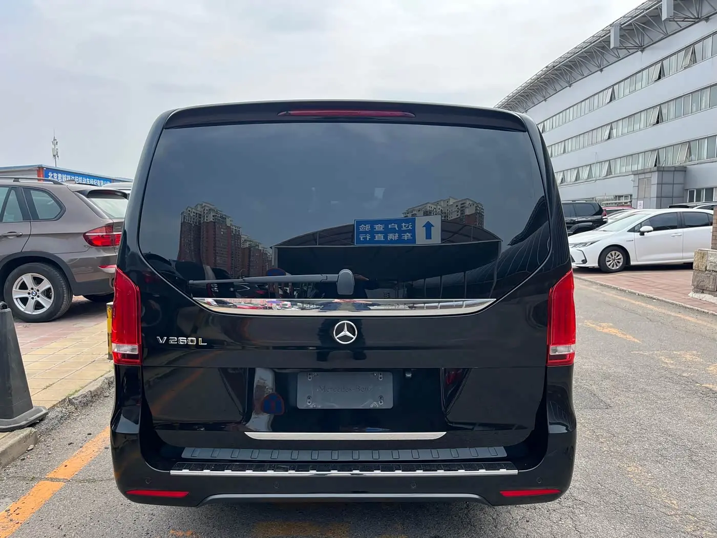 Mercedes-Benz V-Class 2020 — Фото 5/20