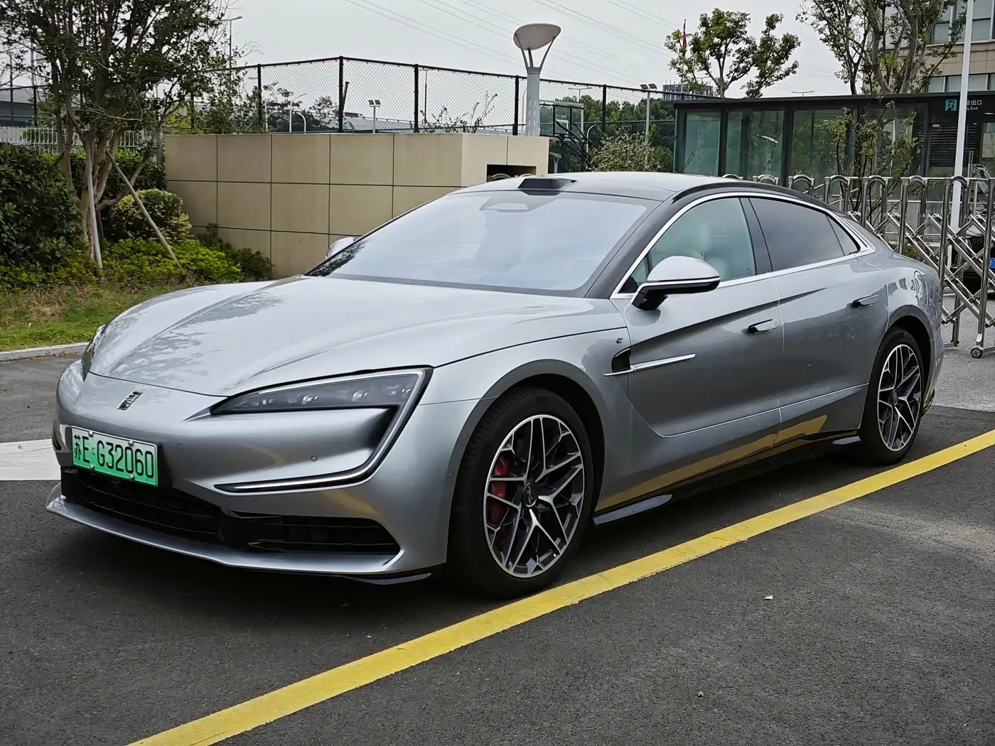 Yangwang U7, 2025