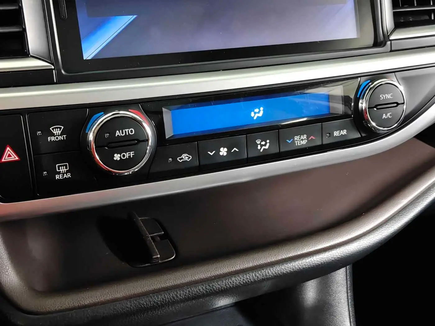 Toyota Highlander 2021 — Фото 11/19