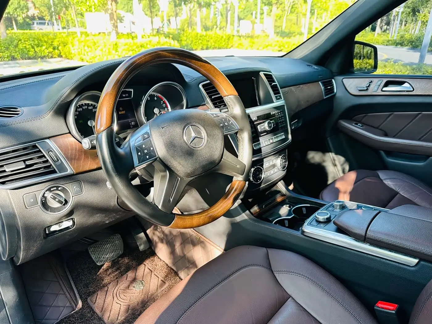 Mercedes-Benz GL-Class 2015 — Фото 6/18