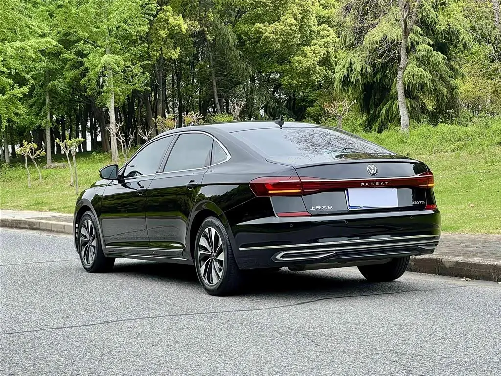 Volkswagen Passat 2021 — Фото 6/18