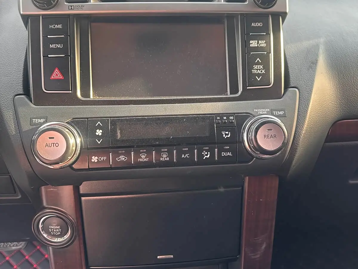 Toyota Prado 2016 — Photo 19/20