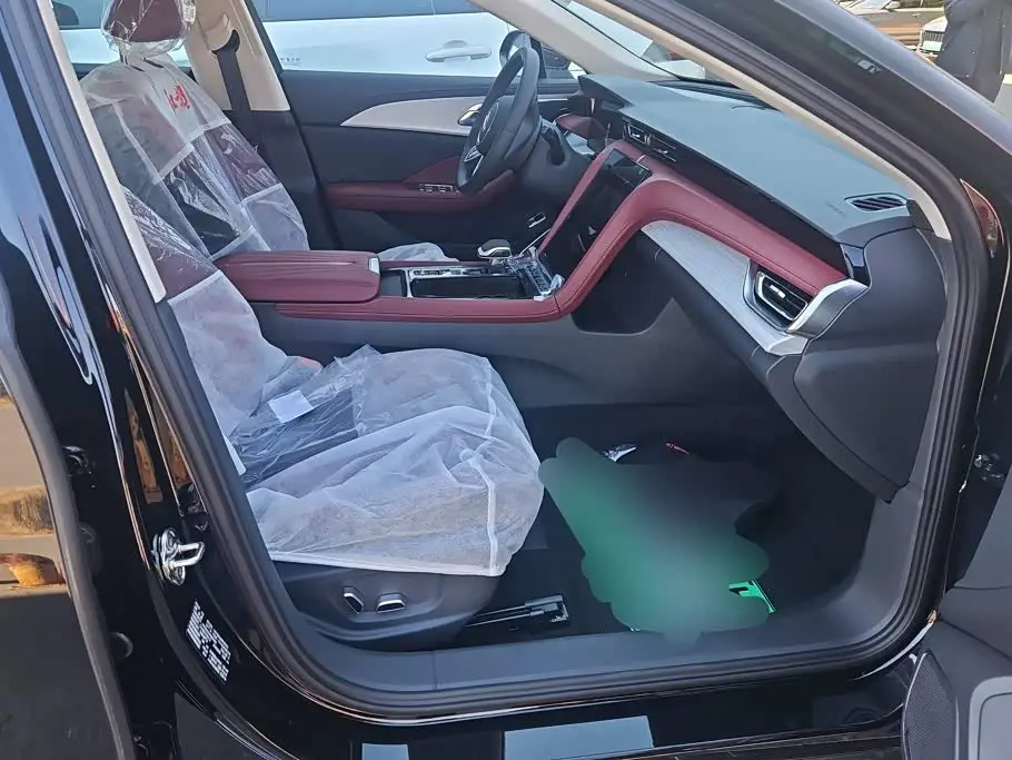 Hongqi H5 PHEV 2026 — Şəkil 8/16