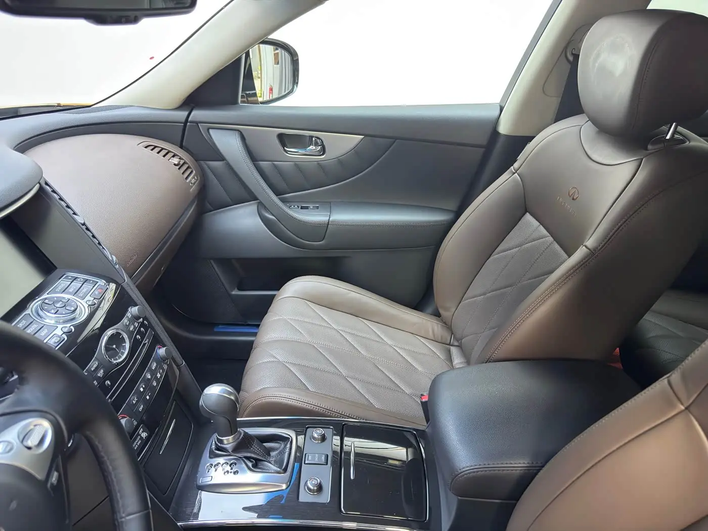 Infiniti FX 2013 — Şəkil 14/18