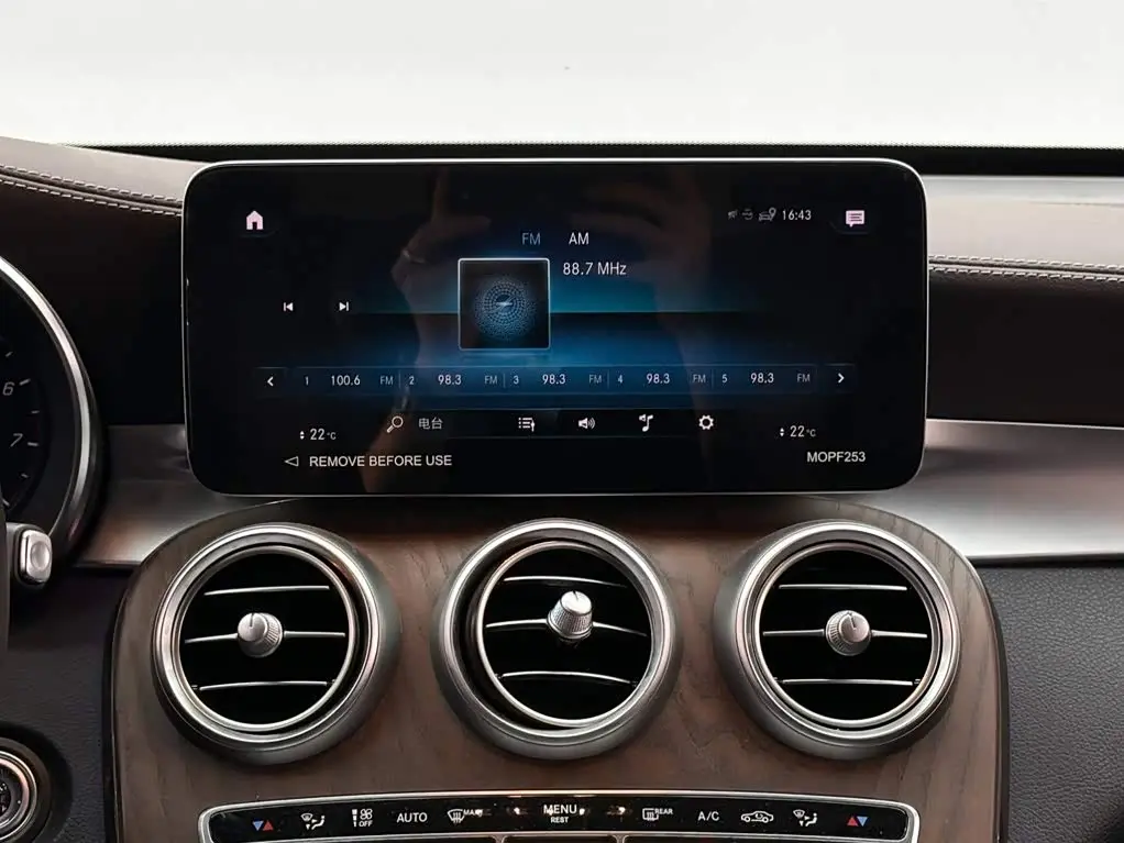 Mercedes-Benz GLC 2022 — Photo 13/16