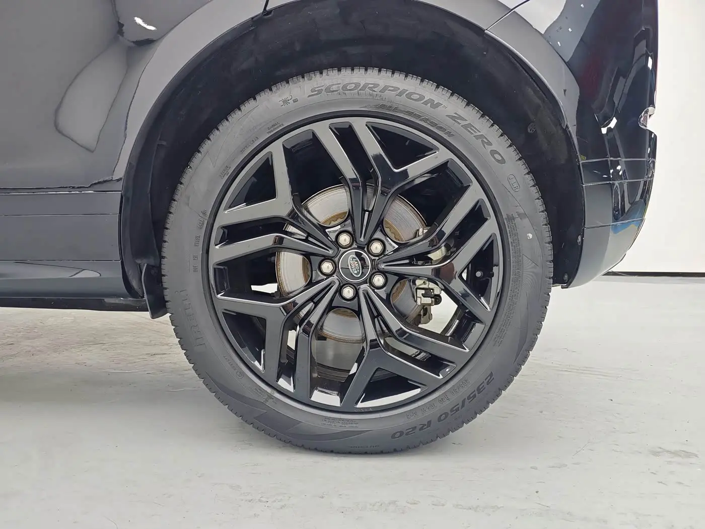 Land Rover Range Rover Evoque 2022 — Фото 18/19