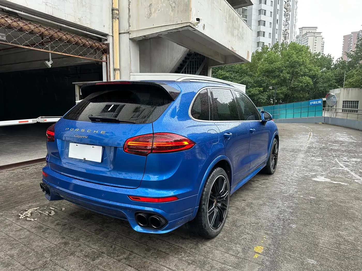 Porsche Cayenne 2017 — Photo 14/14