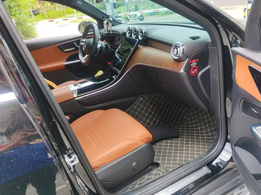 Mercedes-Benz GLC 2024 — Photo 8/16