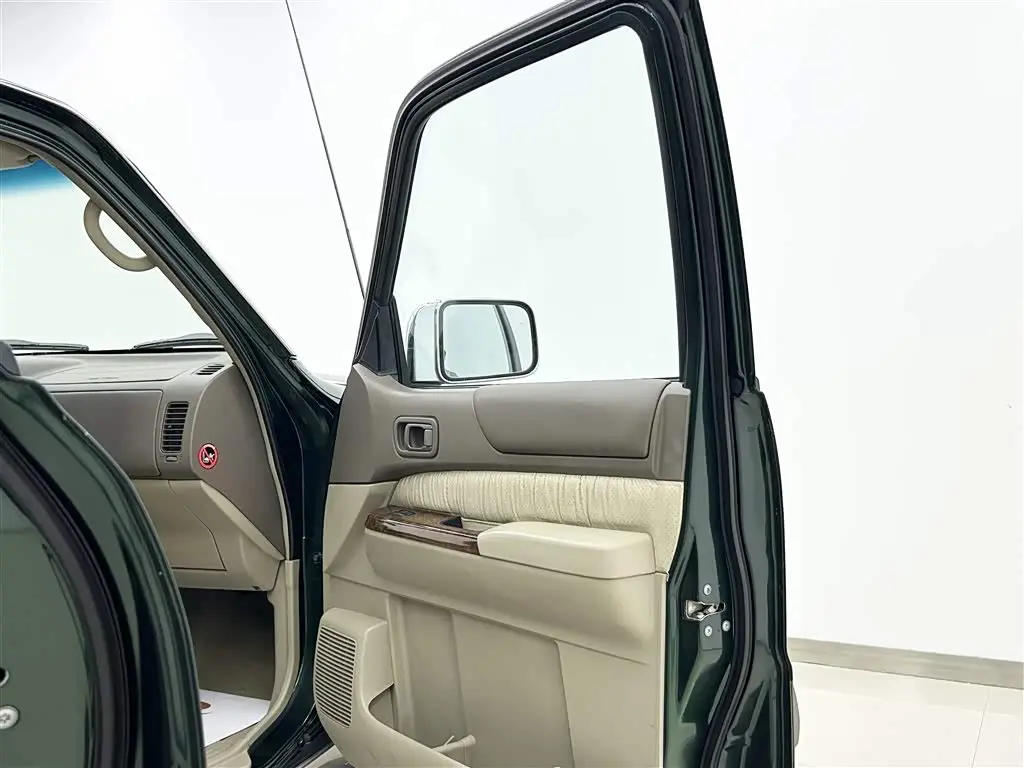 Nissan Patrol 2004 — Фото 10/20