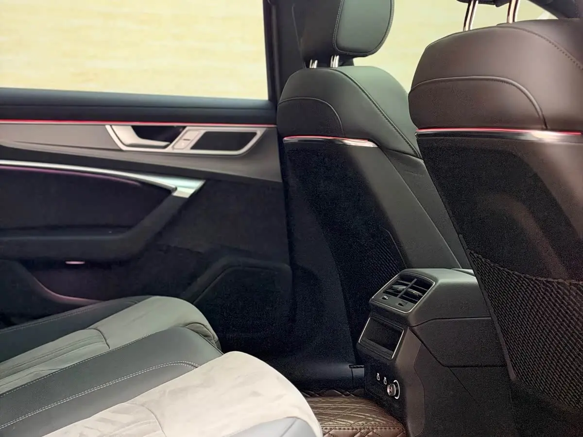Audi A6L 2024 — Photo 6/11