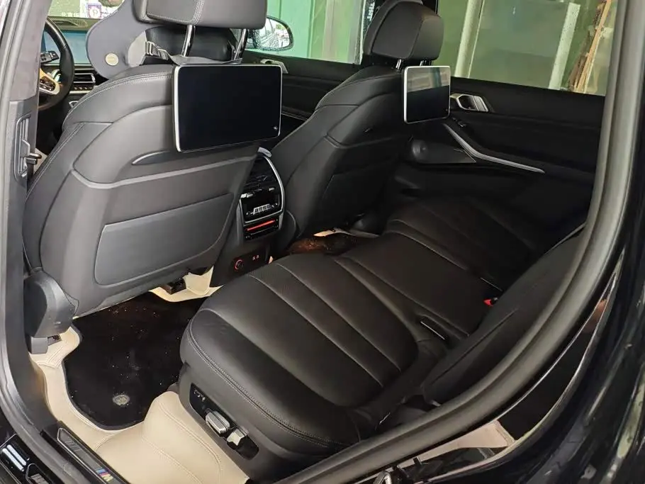 BMW X7 2020 — Photo 11/16