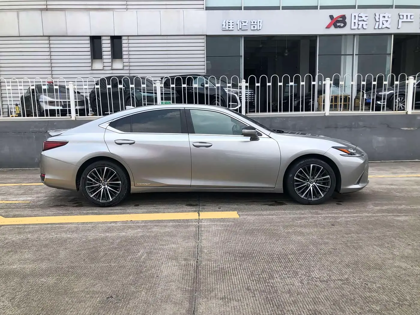 Lexus ES 2022 — ფოტო 5/19
