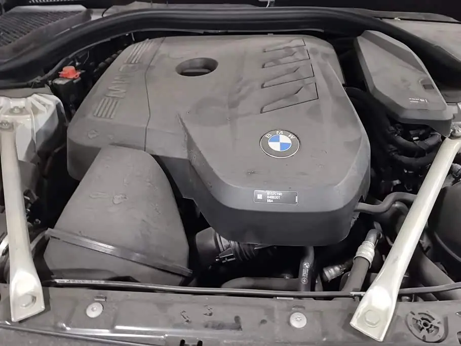 BMW 5 Series 2024 — Photo 10/16