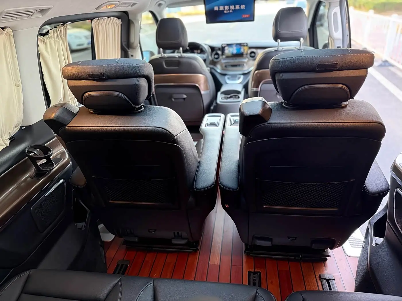 Mercedes-Benz V-Class 2022 — Şəkil 9/20