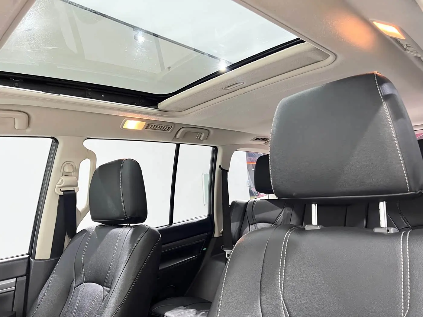 Mitsubishi Pajero 2018 — Şəkil 13/20