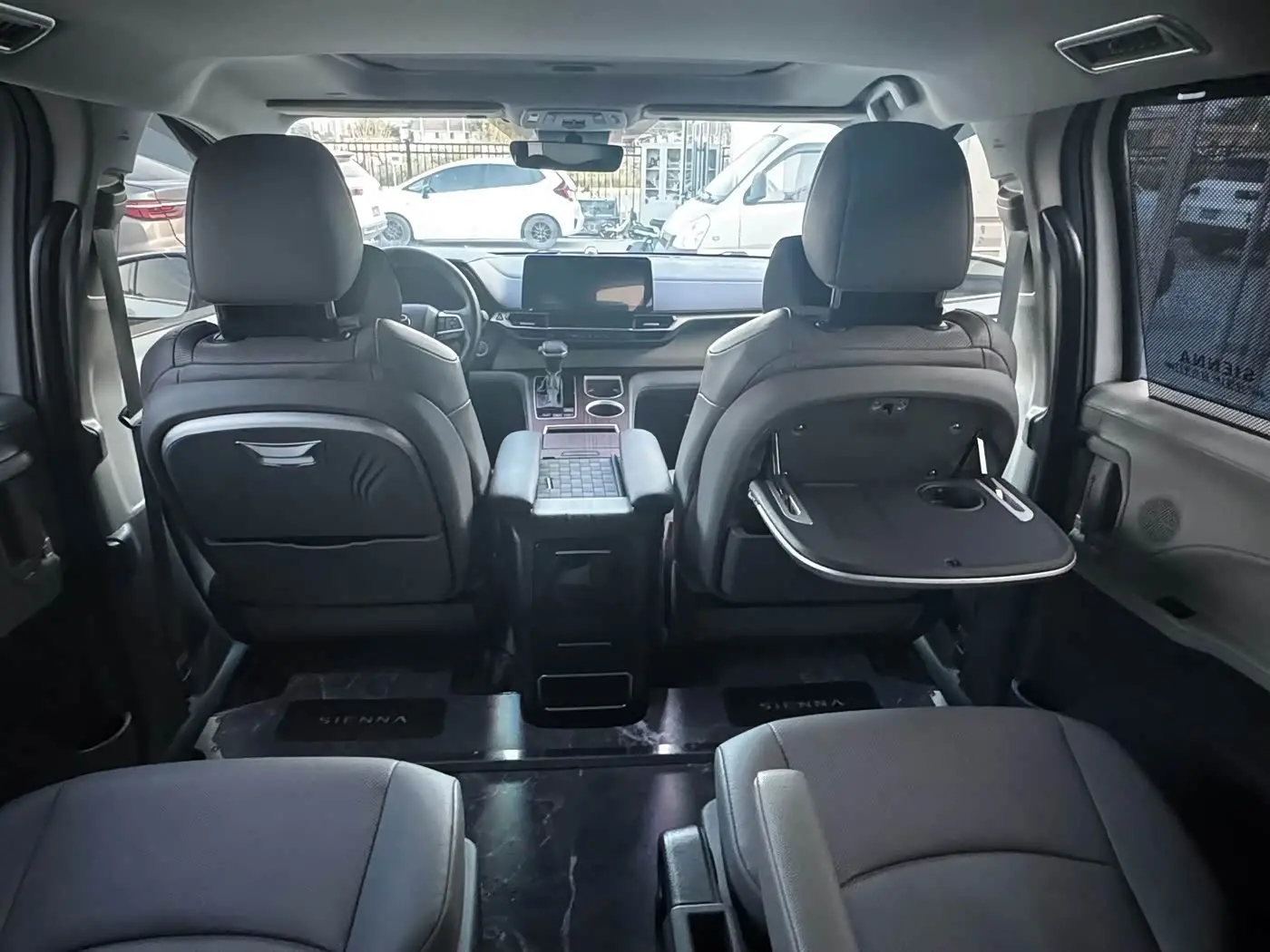Toyota Sienna 2023 — Şəkil 6/7
