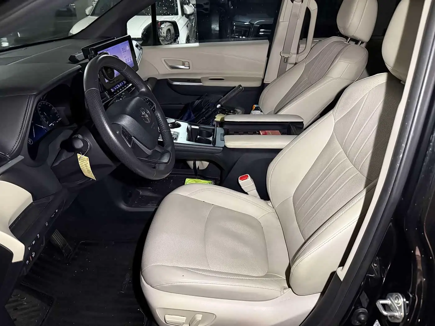 Toyota Granvia 2024 — Photo 7/12
