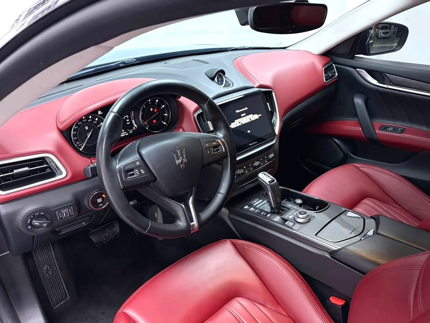 Maserati Ghibli 2021 — Şəkil 7/19