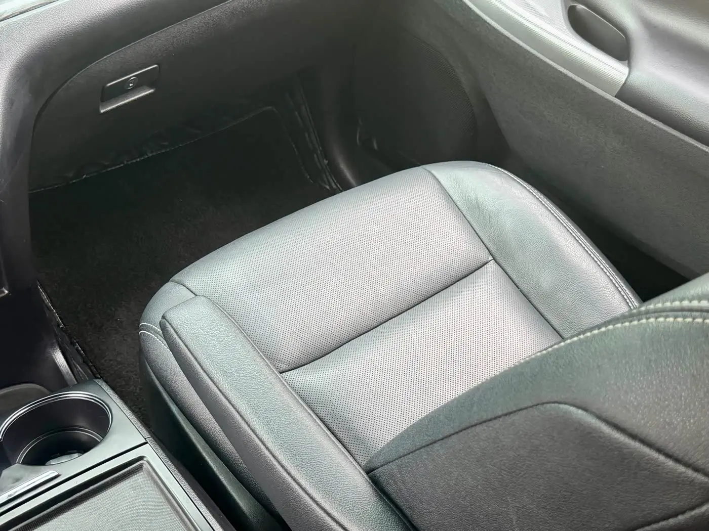 Toyota Sienna 2017 — Şəkil 15/19
