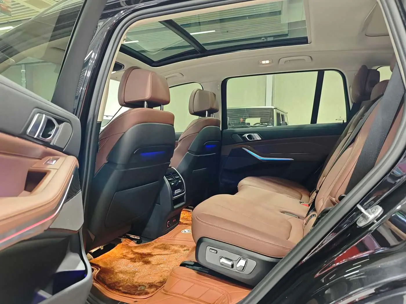 BMW X7 2022 — Фото 9/20
