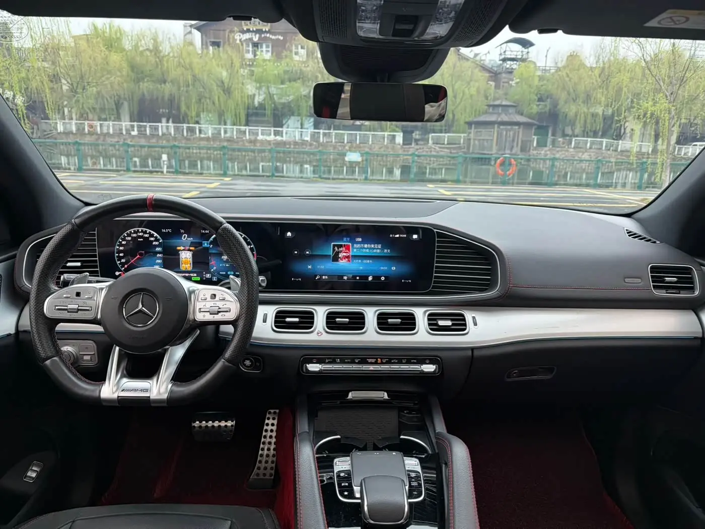 Mercedes-Benz GLE AMG 2021 — Фото 11/18