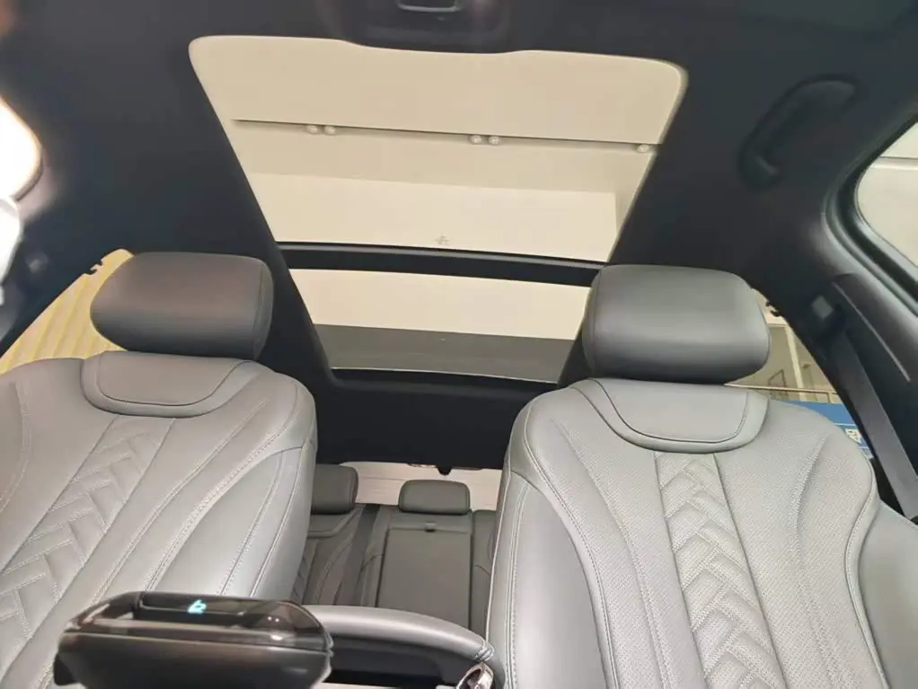 BYD Song L DM-i 2025 — Photo 15/15