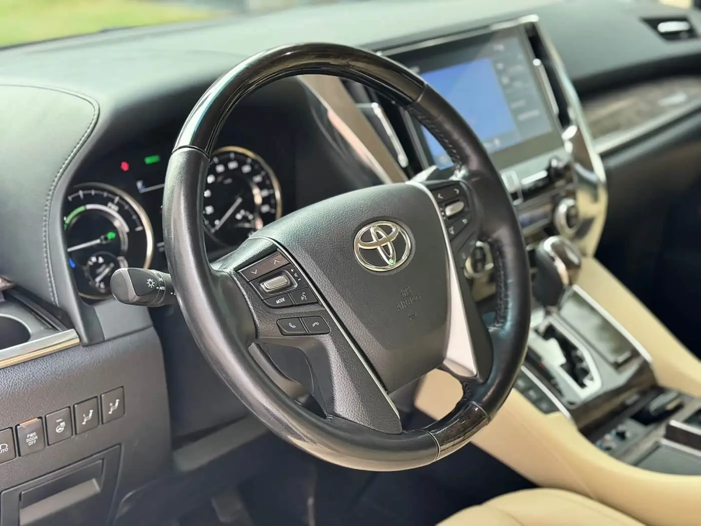 Toyota Alphard 2021 — Photo 10/20